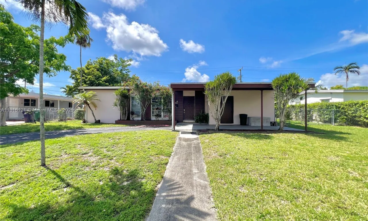 9950 Bahama Dr, Cutler Bay FL 33189