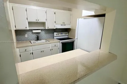 2838 Madison St # 28, Hollywood FL 33020