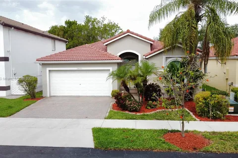 5402 NW 110th Ave, Doral FL 33178