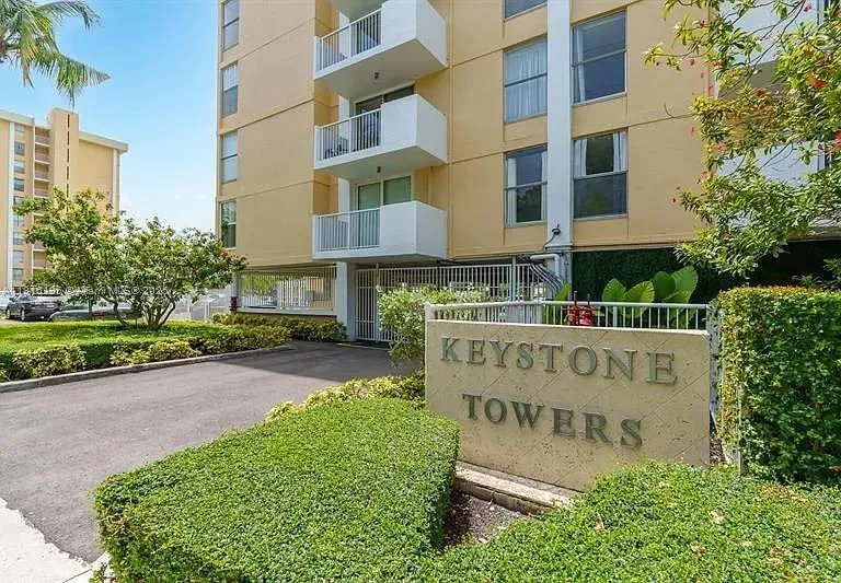2000 NE 135th St # 609, North Miami FL 33181