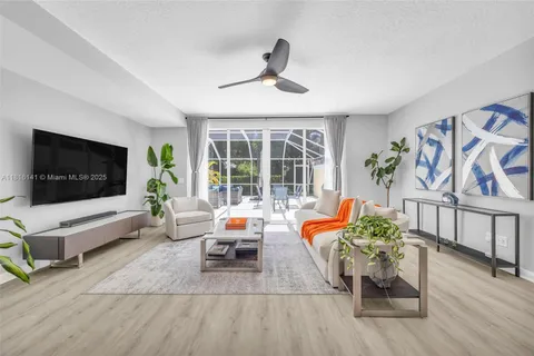 418 Capistrano Dr, Palm Beach Gardens FL 33410
