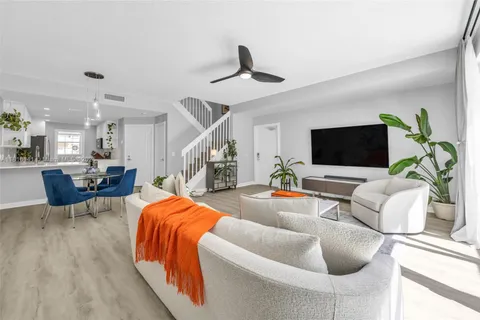 418 Capistrano Dr, Palm Beach Gardens FL 33410