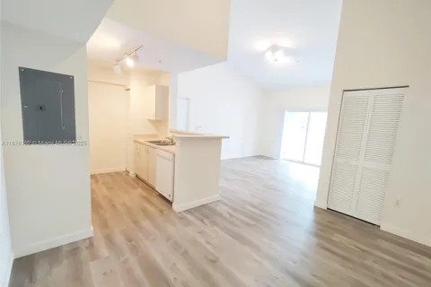 711 SW 111th Way # 304, Pembroke Pines FL 33025