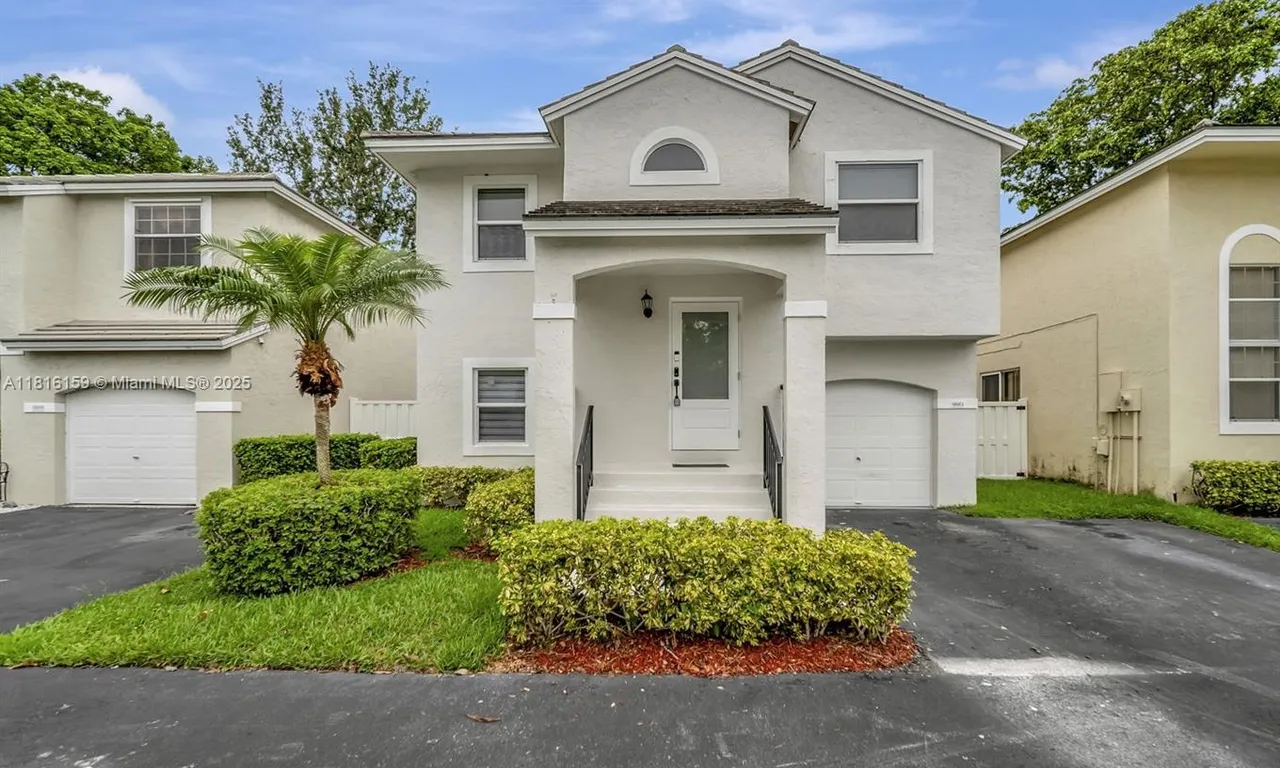 9883 NW 2nd St, Plantation FL 33324