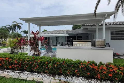 2681 NE 9th Ct, Pompano Beach FL 33062