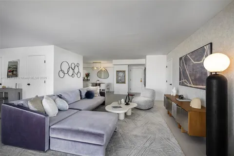 4000 Towerside Ter # 804, Miami FL 33138