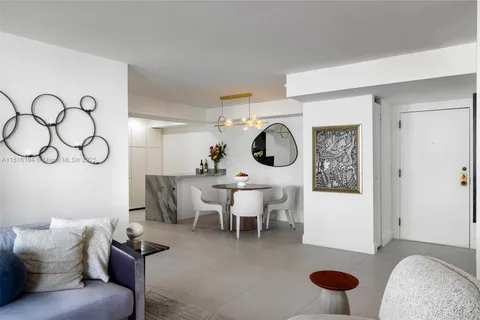 4000 Towerside Ter # 804, Miami FL 33138