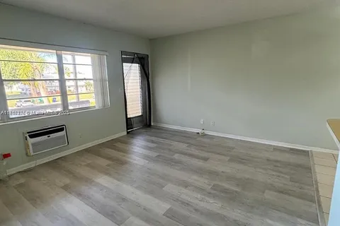 119 E Salisbury, West Palm Beach FL 33417