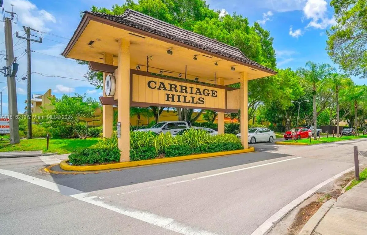 301 Cambridge Rd # 302, Hollywood FL 33024