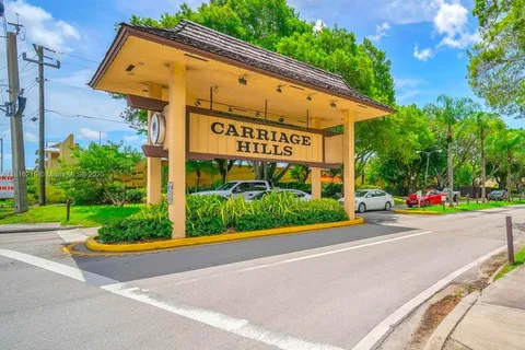 301 Cambridge Rd # 302, Hollywood FL 33024