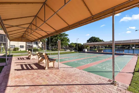 301 Cambridge Rd # 302, Hollywood FL 33024