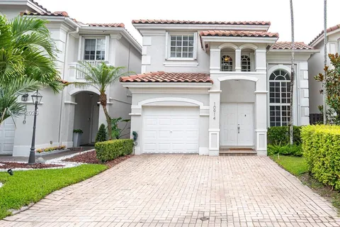 10914 NW 70th St, Doral FL 33178
