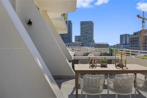 555 NE 34th St # 804, Miami FL 33137