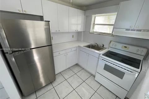 1016 NW 1st Ave, Hallandale Beach FL 33009