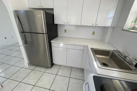 1016 NW 1st Ave, Hallandale Beach FL 33009