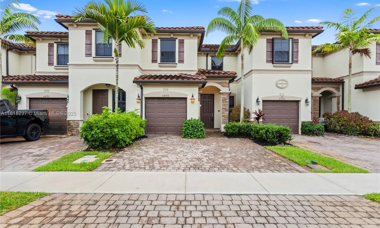 6496 S Anise Ct, Davie FL 33314