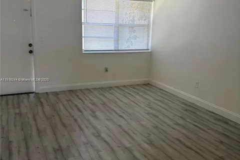 111 NW 152nd St # 1, Miami FL 33169