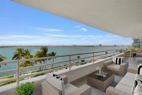 555 NE 34th St # 601, Miami FL 33137