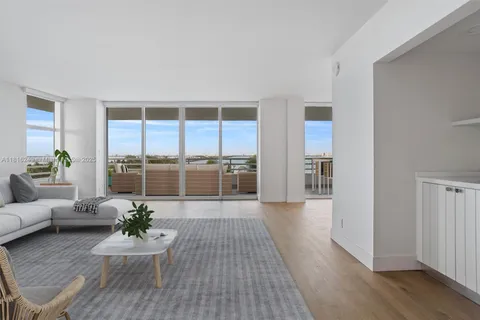 555 NE 34th St # 601, Miami FL 33137