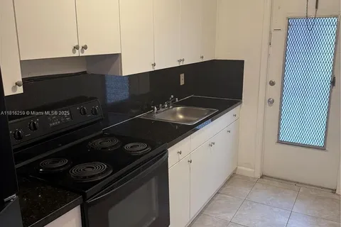 16890 NE 21st Ave # 4, North Miami Beach FL 33162
