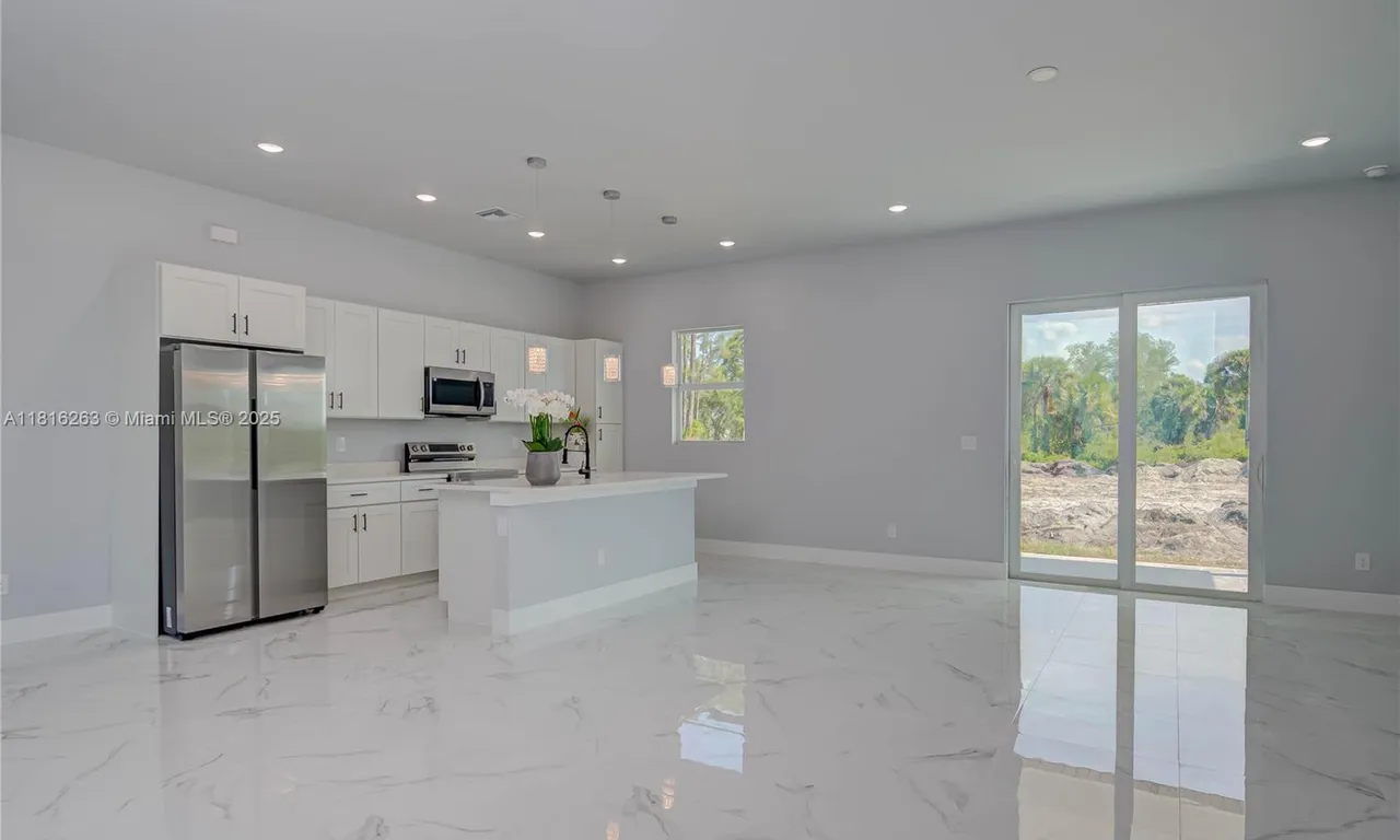 3417 71 St W, Lehigh Acres FL 33971