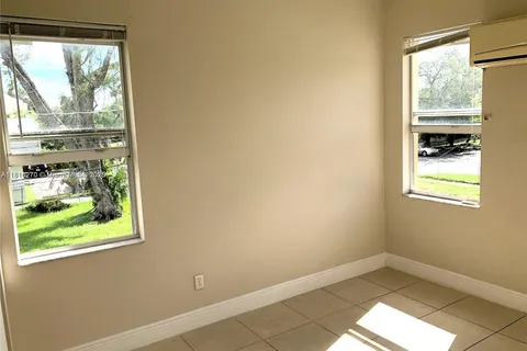 12124 NE 5th Ave # 7, North Miami FL 33161