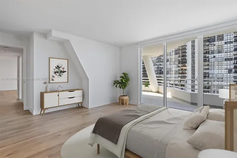 555 NE 34th St # 902, Miami FL 33137