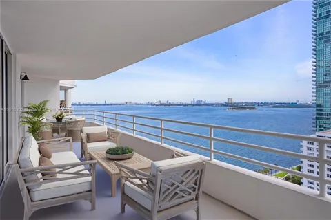 555 NE 34th St # 903, Miami FL 33137