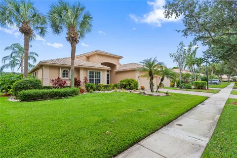7215 Great Falls Cir, Boynton Beach FL 33437