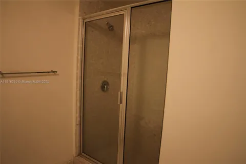 185 SW 7th St # 3606, Miami FL 33130