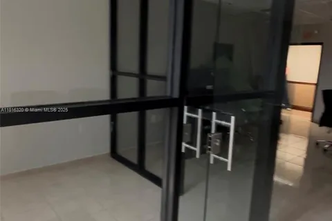 814 Ponce De Leon Blvd # 219, Coral Gables FL 33134