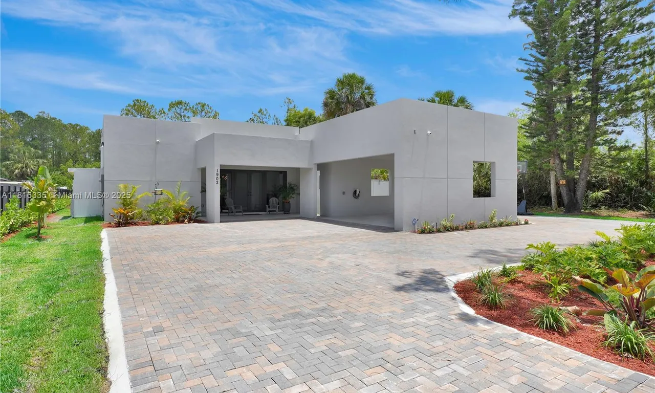 1902 della dr, Naples FL 34117