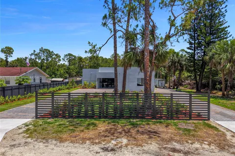 1902 della dr, Naples FL 34117
