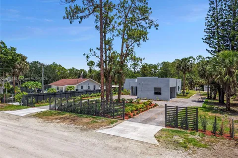 1902 della dr, Naples FL 34117