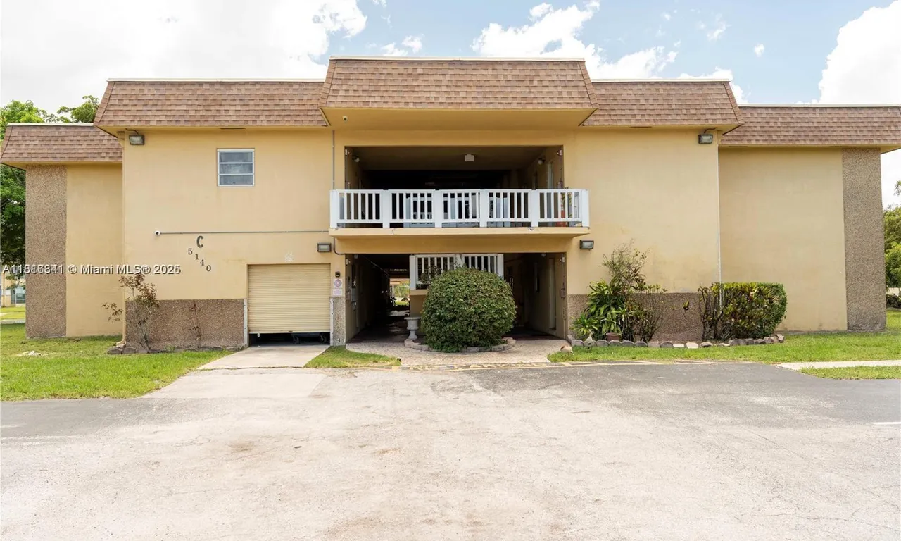 5140 SW 40th Ave # 23C, Dania Beach FL 33314