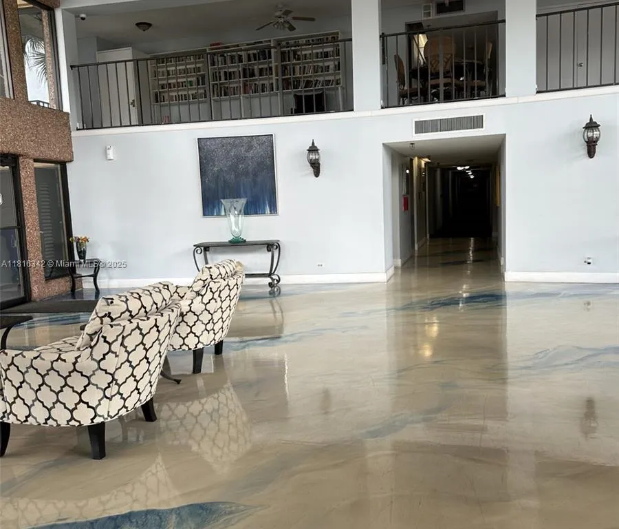 9370 SW 8th St # 411, Boca Raton FL 33428