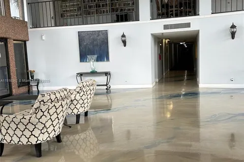 9370 SW 8th St # 411, Boca Raton FL 33428
