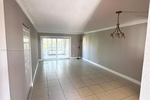 9370 SW 8th St # 411, Boca Raton FL 33428