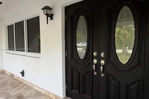 2430 SW 99th Ave, Miami FL 33165