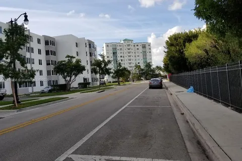 250 180th Dr # 159, Sunny Isles Beach FL 33160