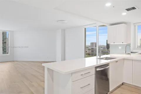 555 NE 34th St # 310, Miami FL 33137