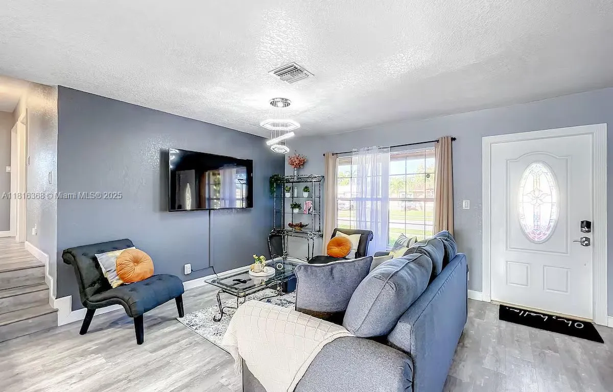 1660 SW 47th Ave, Fort Lauderdale FL 33317