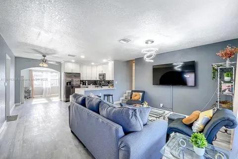 1660 SW 47th Ave, Fort Lauderdale FL 33317