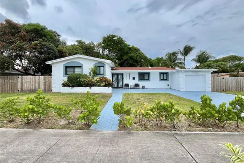 17630 NE 4th Ave, North Miami Beach FL 33162