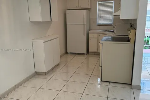 1747 Rodman St # 203, Hollywood FL 33020