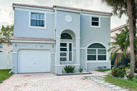 656 NW 157th Ave, Pembroke Pines FL 33028