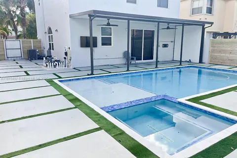 656 NW 157th Ave, Pembroke Pines FL 33028