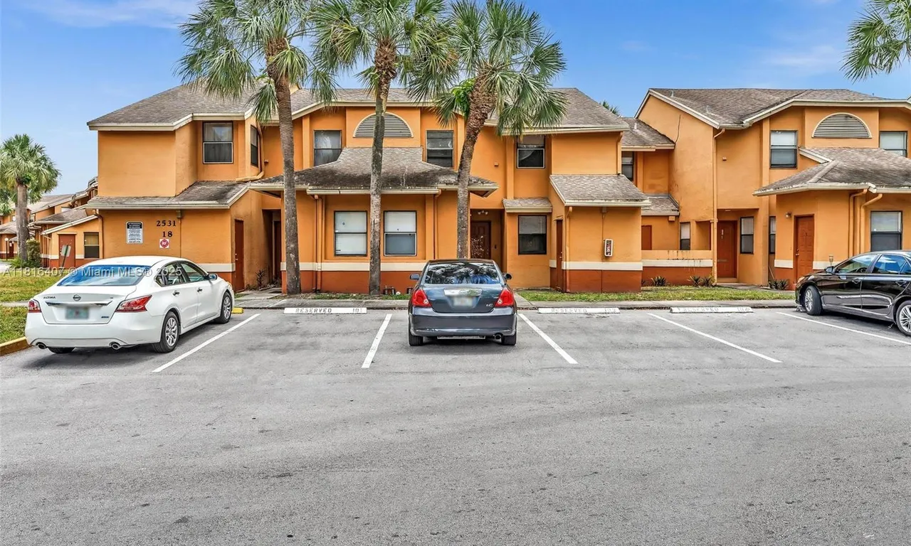 2541 NW 56th Ave # 19, Lauderhill FL 33313