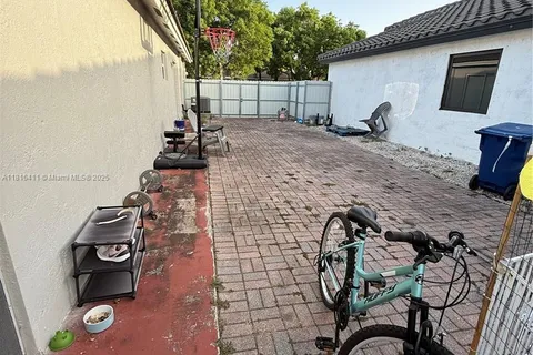 7857 NW 194th St, Hialeah FL 33015