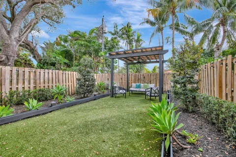600 SW 8th St # 1, Fort Lauderdale FL 33315